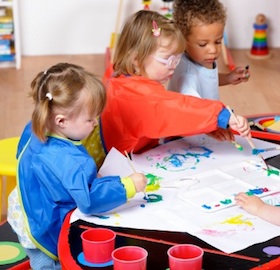 children painting