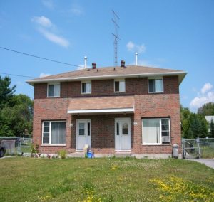 Front view of queen street Burks Falls family units