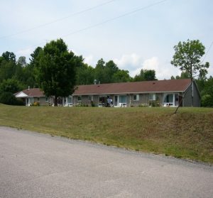 front view of Roselawn Apartments